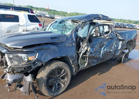 2022 Ram 1500 Big Horn Quad Cab 4X4 6'4 Box z USA, uszkodzony, nr VIN 1C6SRFBT5NN137879